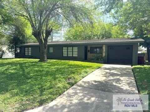 164 Robins Ln - Photo 4 of 27