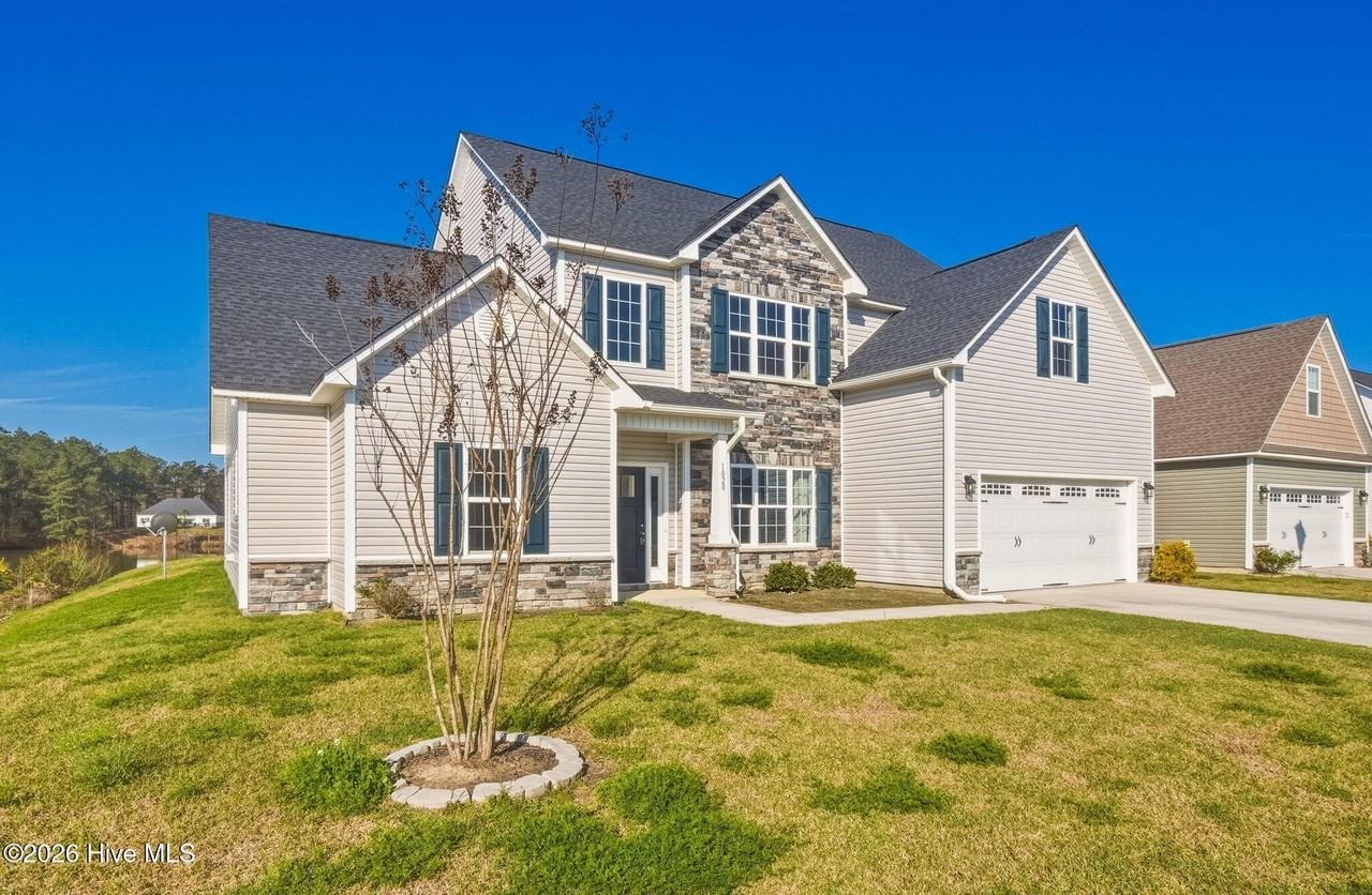 1020 Loretta Ln - Photo 3 of 49