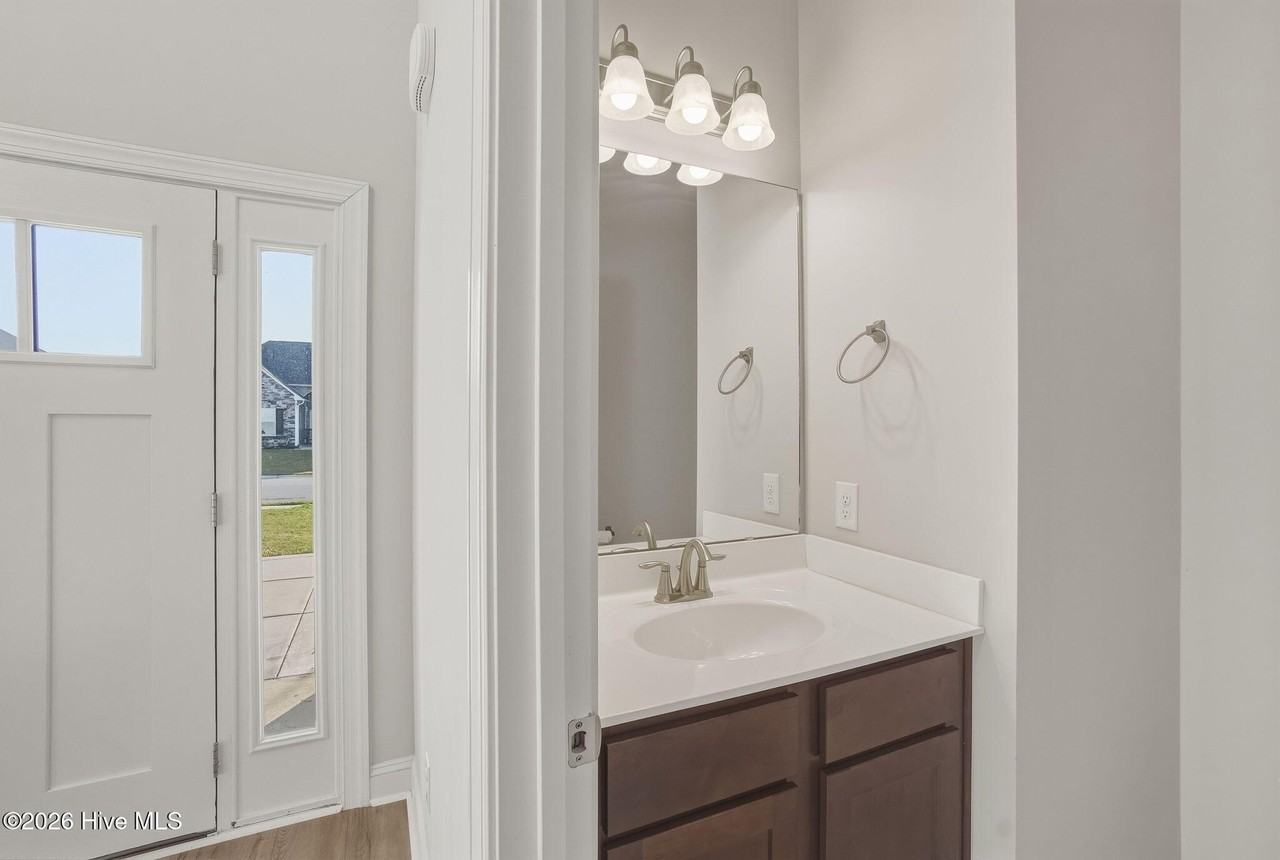 1020 Loretta Ln - Photo 7 of 49