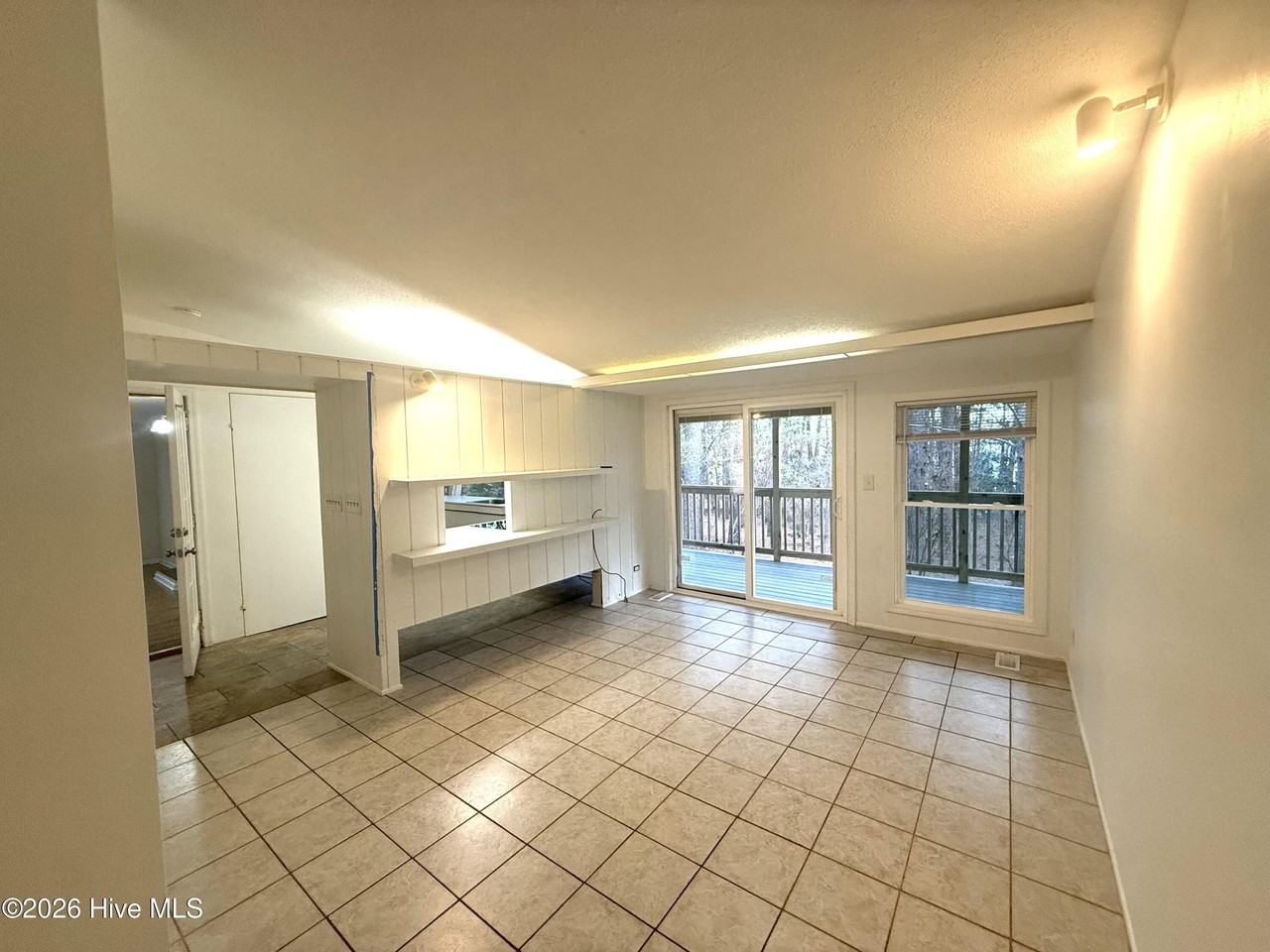 380 N Bethesda Rd - Photo 4 of 15