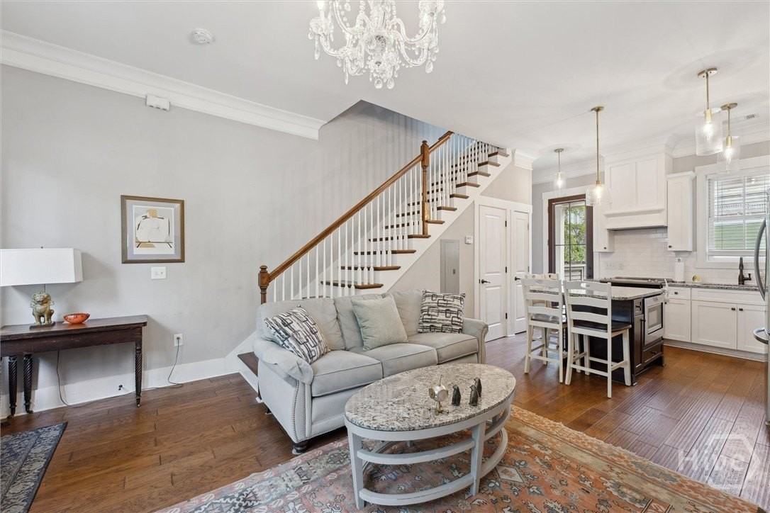 714 Tattnall St - Photo 4 of 31