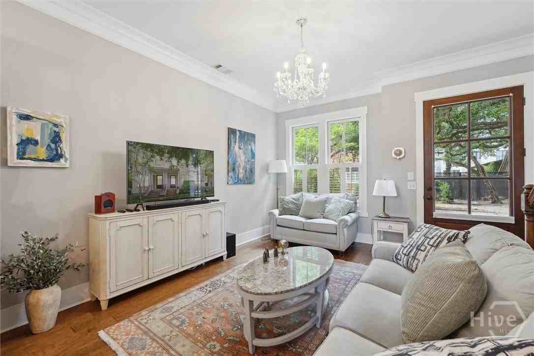 714 Tattnall St - Photo 6 of 31