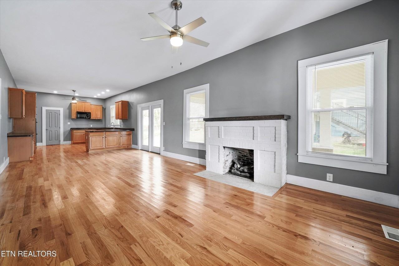 2503 Jefferson Ave - Photo 6 of 30