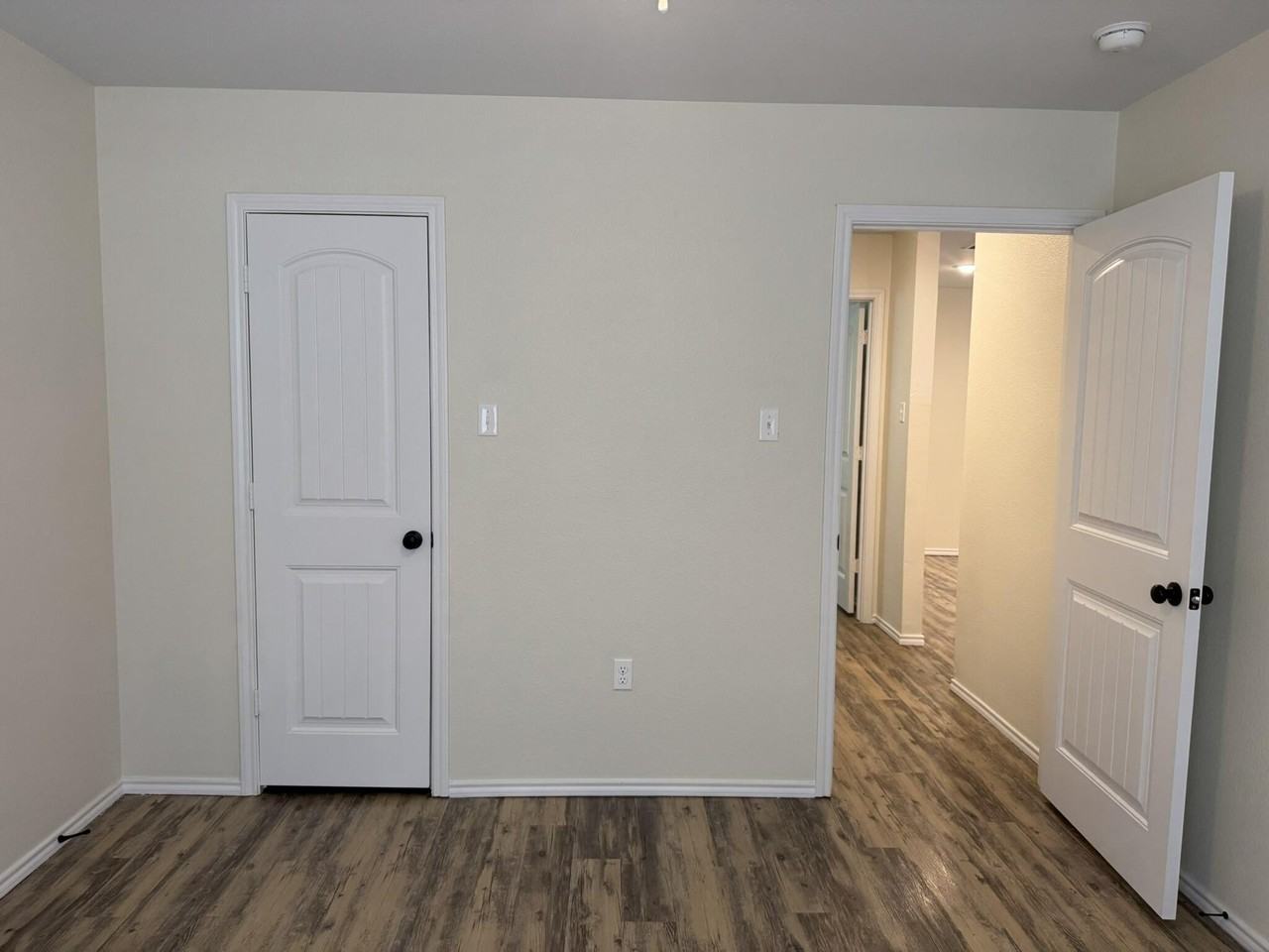 321 N Sherman Ave - Photo 7 of 17