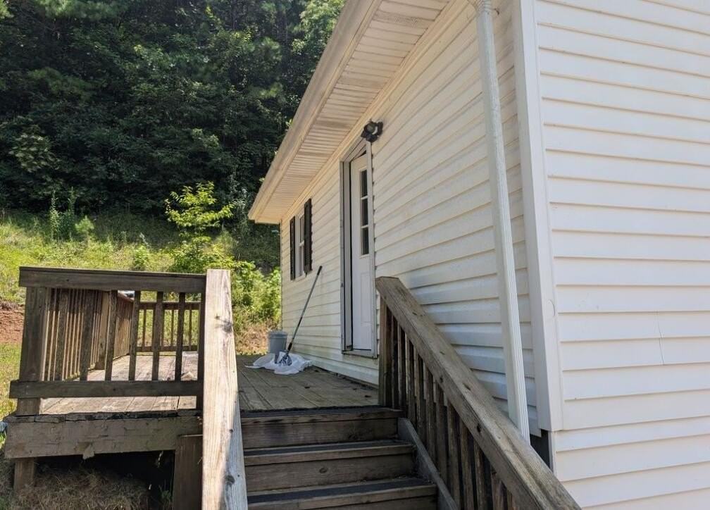 56 Sand Lick Rd - Photo 2 of 12