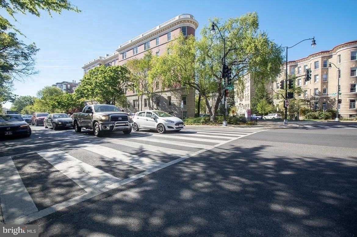 1801 Calvert St Nw - Photo 3 of 23