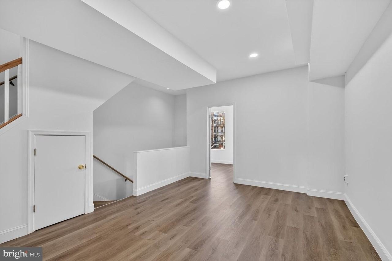 2409 18th St Nw - Photo 4 of 19