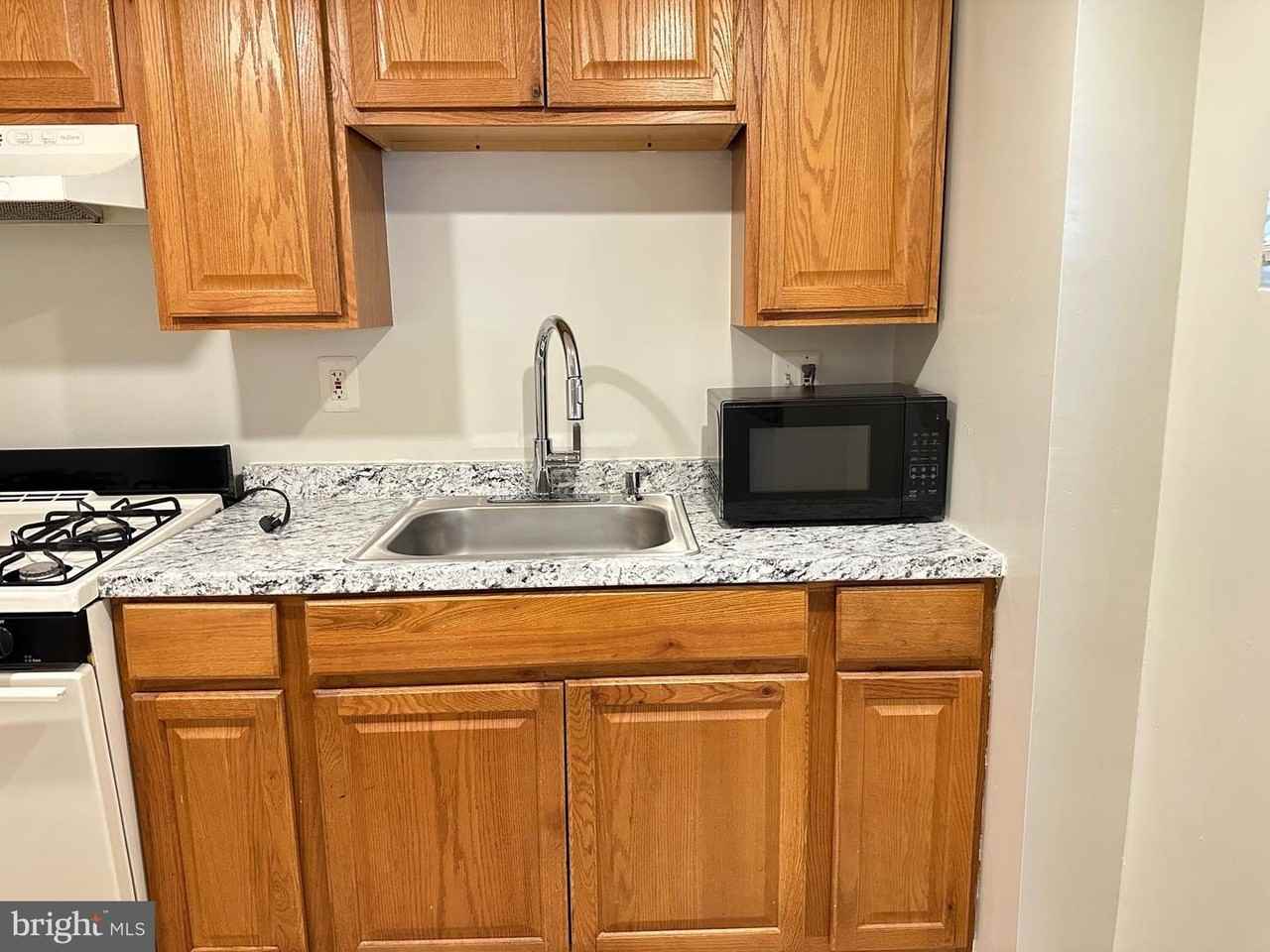 3626 12th St Ne - Photo 3 of 9