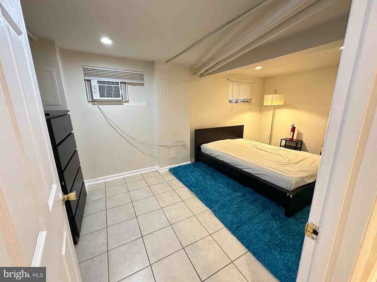 3626 12th St Ne - Photo 6 of 9