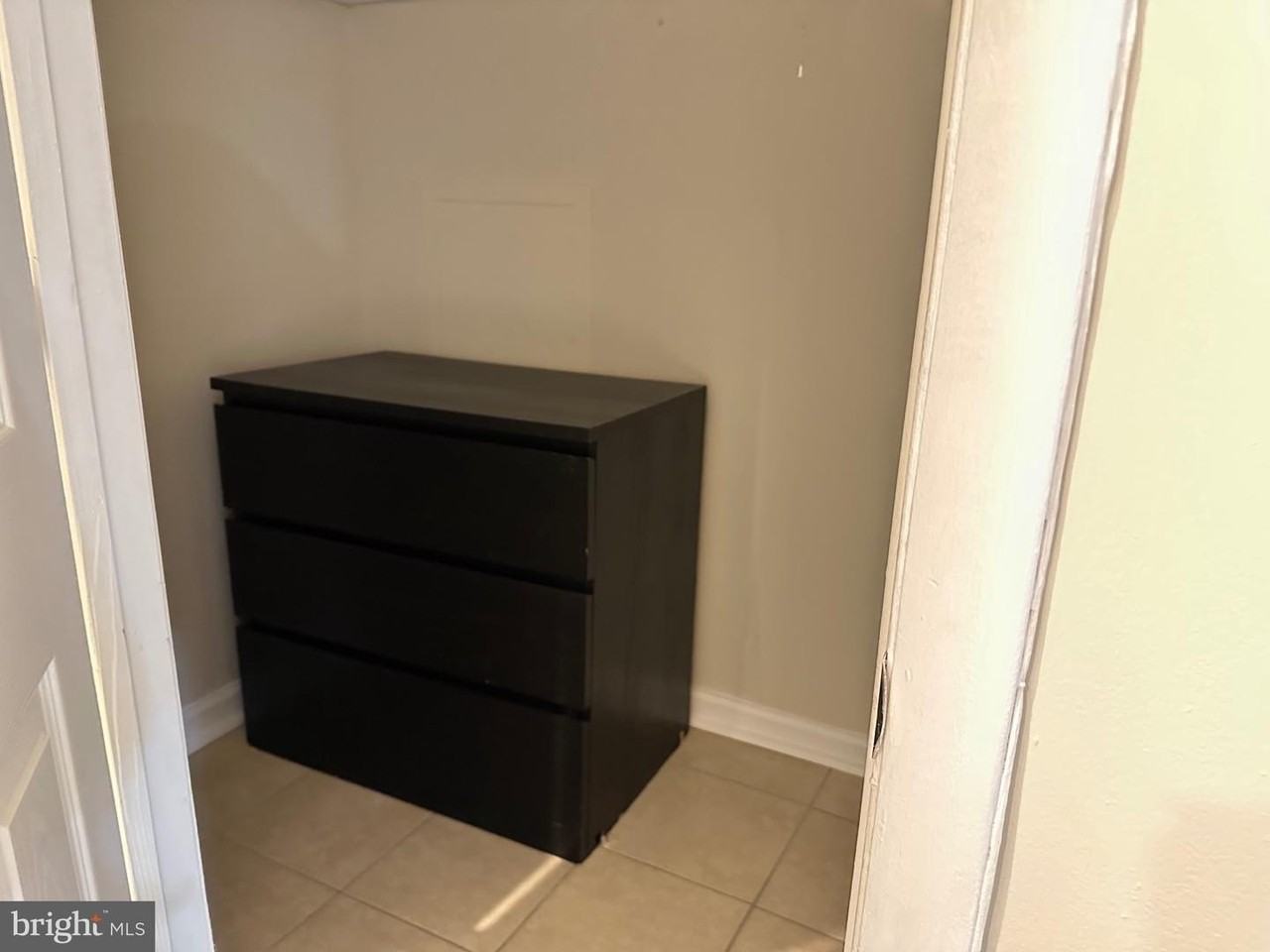 3626 12th St Ne - Photo 7 of 9