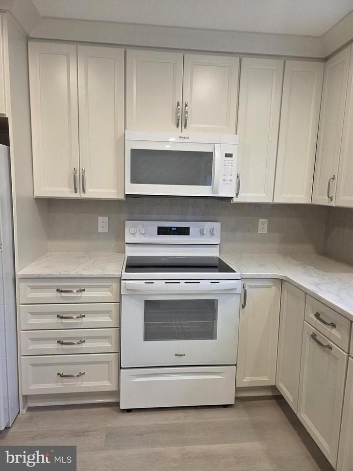 17535 Longview Ln - Photo 5 of 24