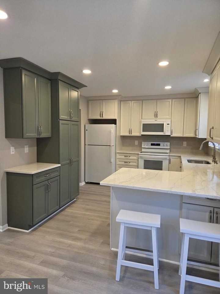 17535 Longview Ln - Photo 7 of 24