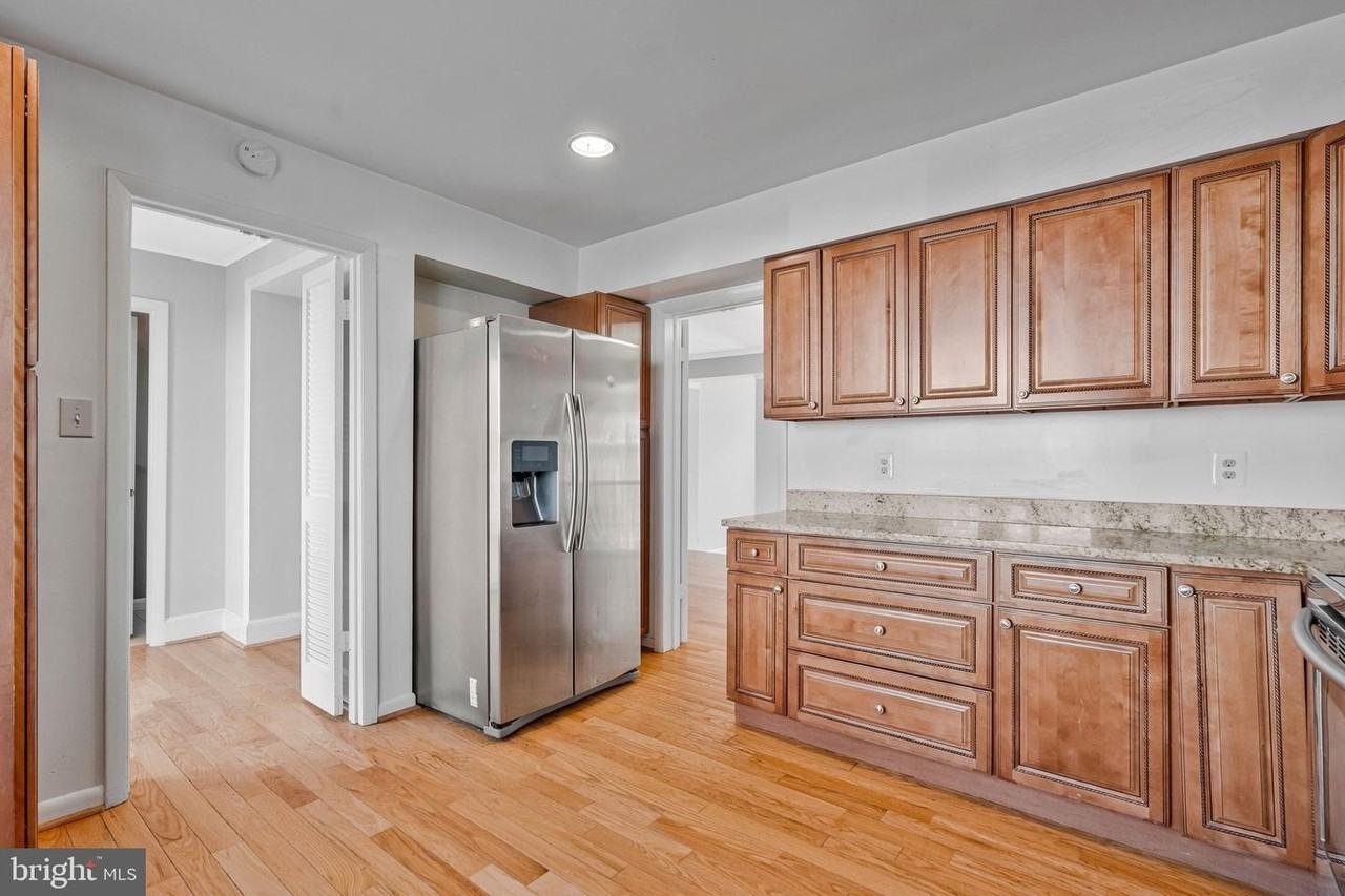 8505 Jeffersonian Ct - Photo 7 of 50