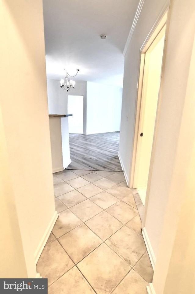 21216 Mcfadden Sq - Photo 7 of 50