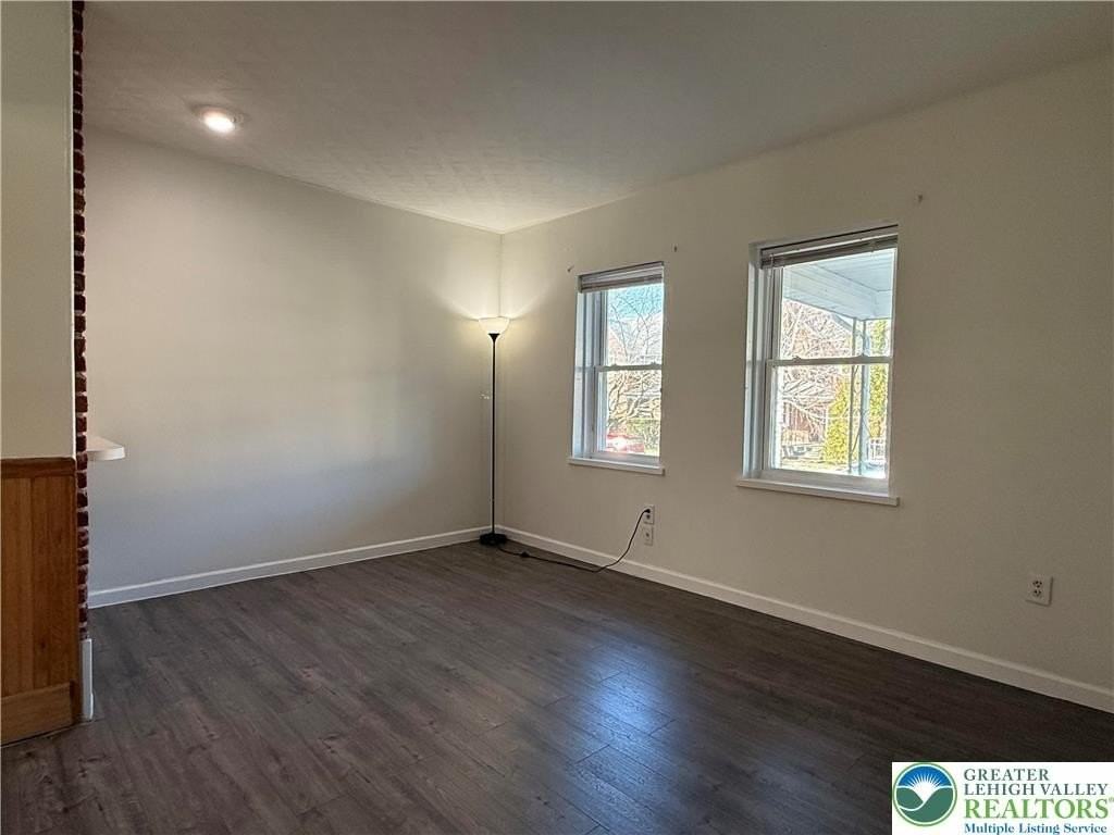 1177 Arcadia St - Photo 4 of 25