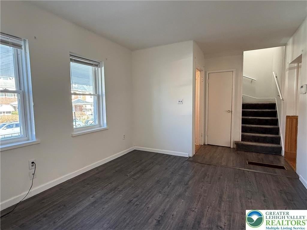 1177 Arcadia St - Photo 5 of 25