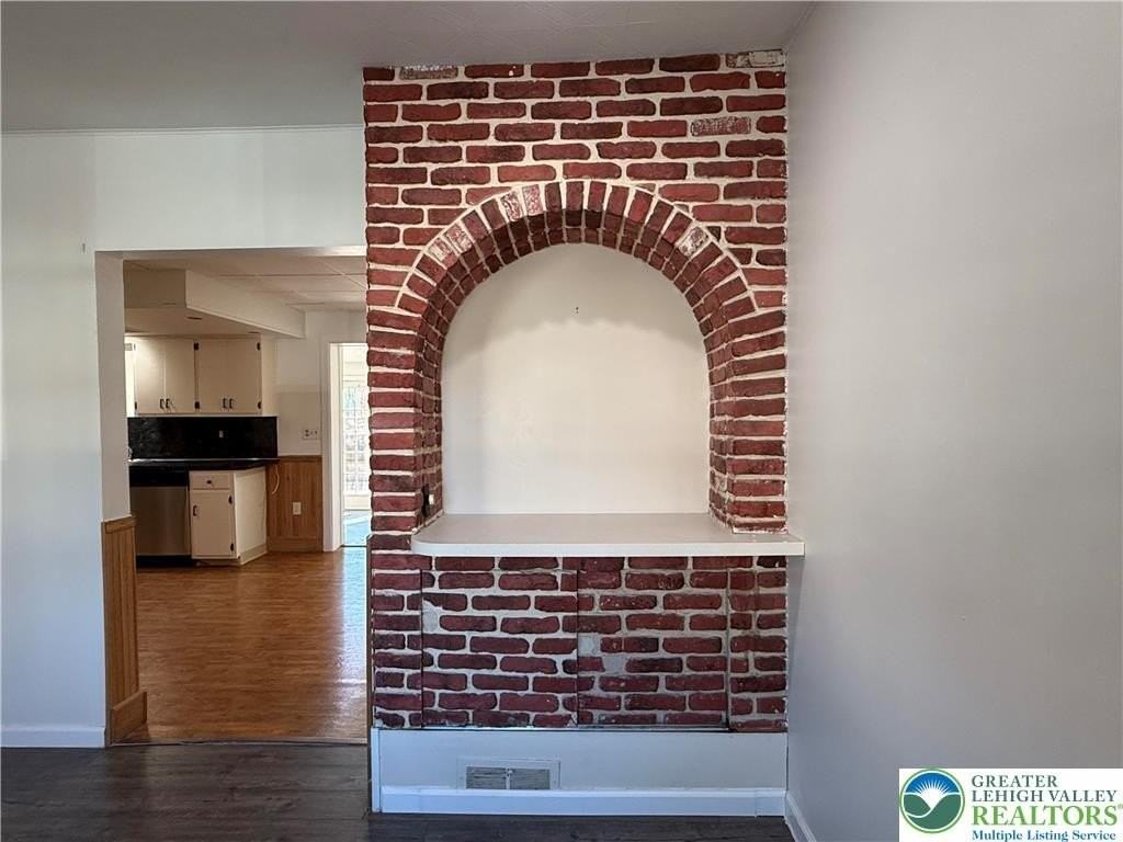 1177 Arcadia St - Photo 6 of 25