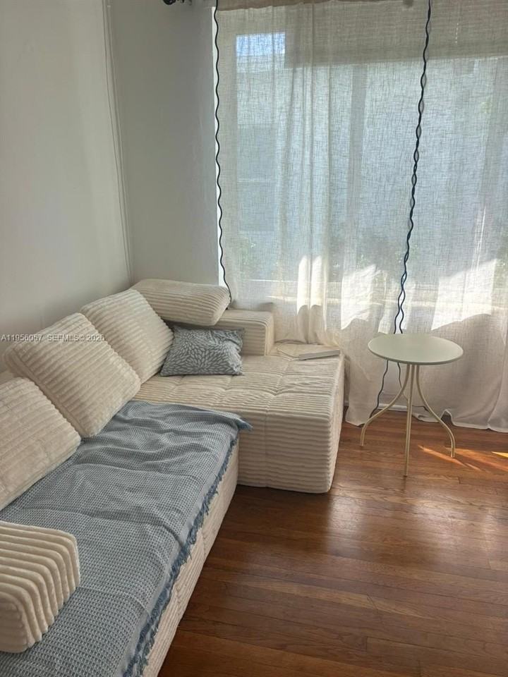 825 Jefferson Ave #4 - Photo 7 of 19