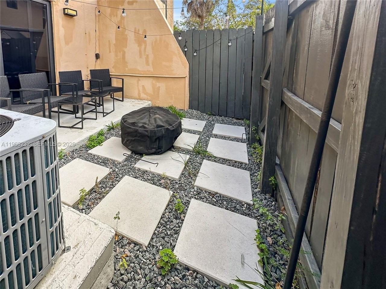 110 Sw 108th Ave #H2 - Photo 5 of 18