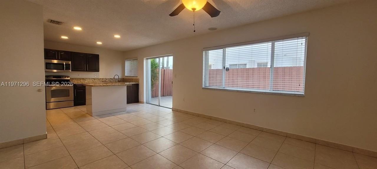 10863 Nw 53rd Ln - Photo 2 of 35