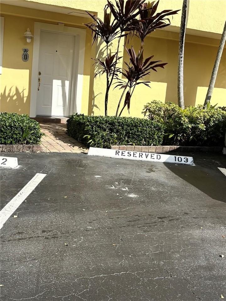 1501 E Broward Blvd #501 - Photo 4 of 25