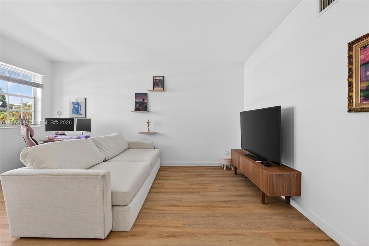 8600 Byron Ave #8600-9 - Photo 7 of 41