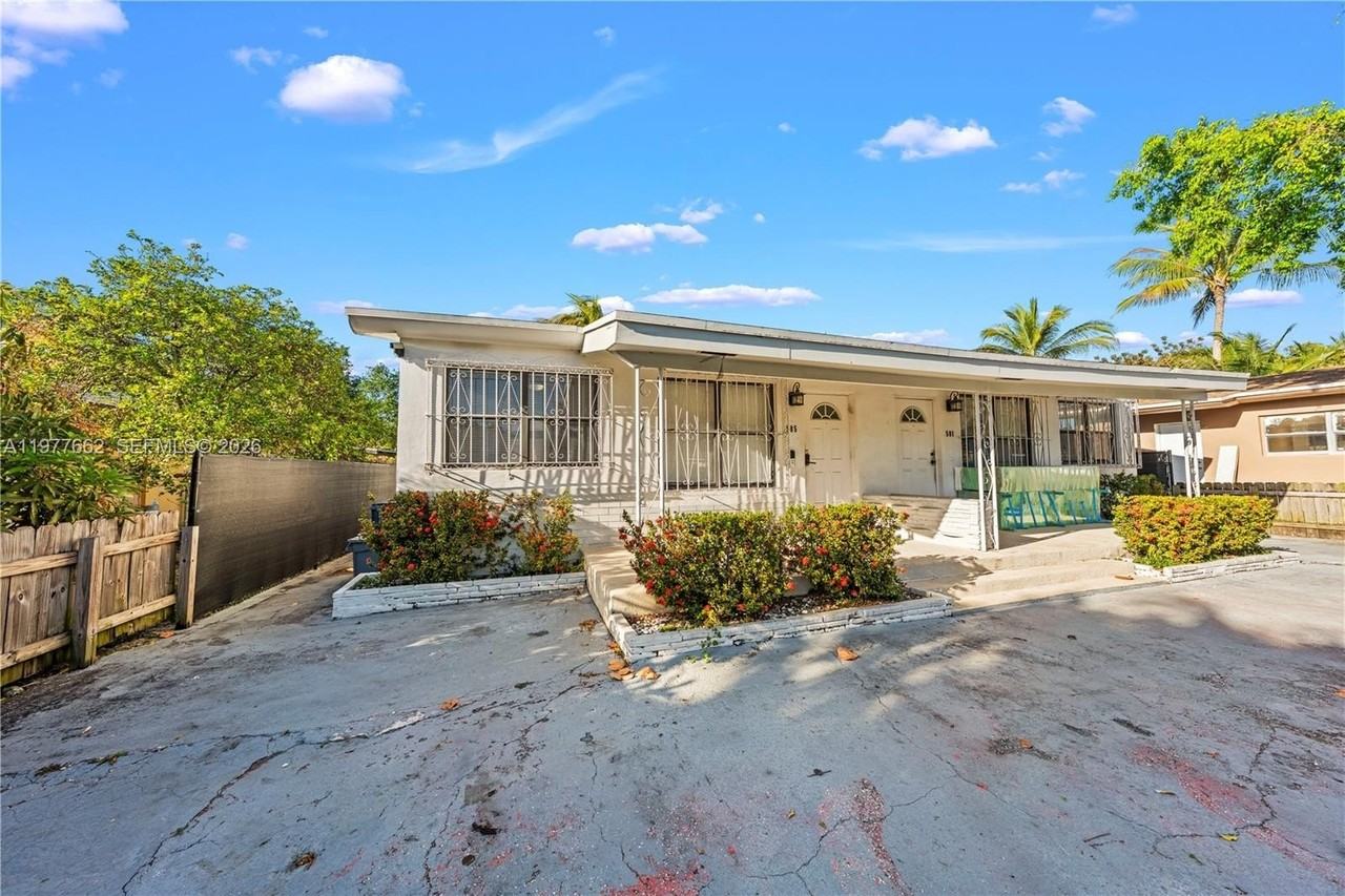 581 Nw 113th St #581 - Photo 2 of 26