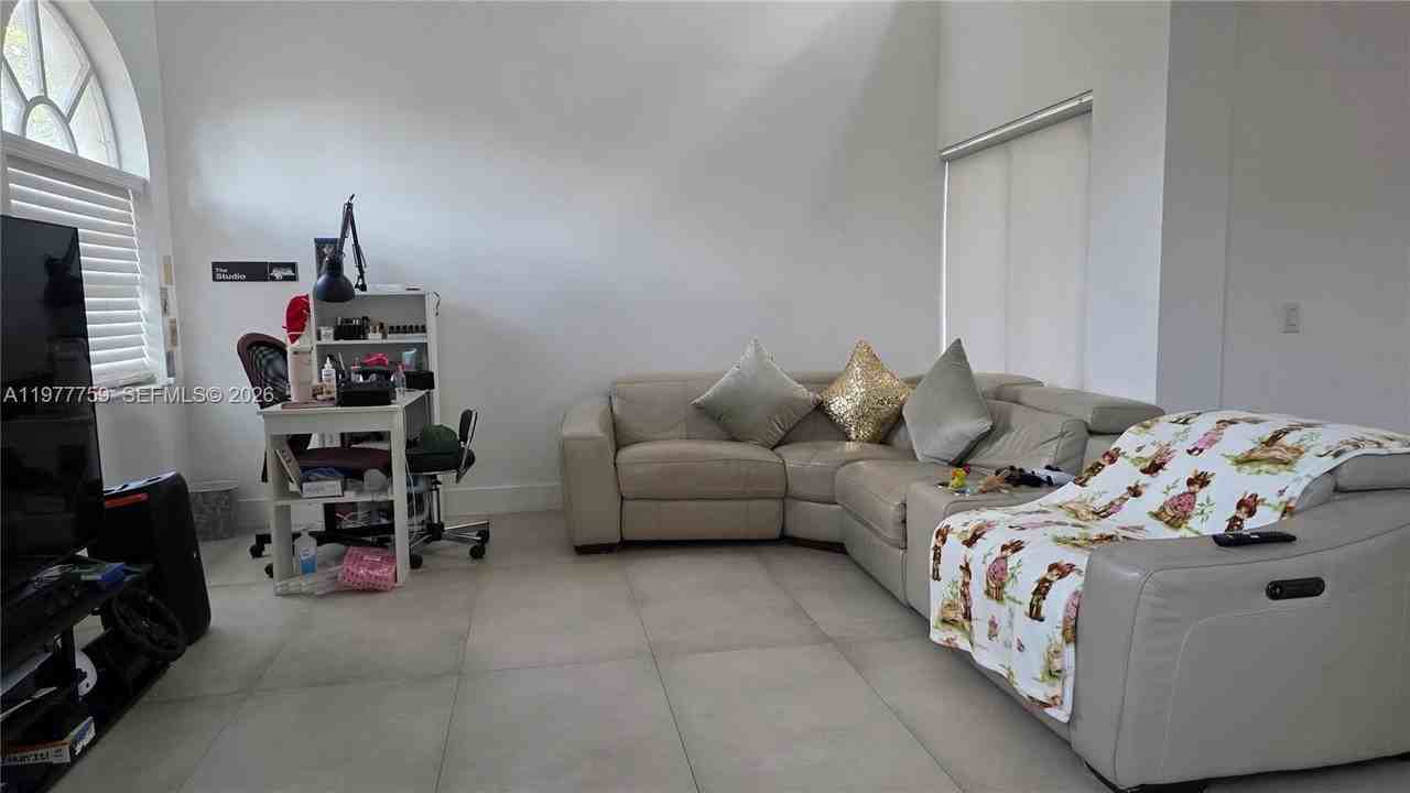 15856 Sw 112th Ter - Photo 4 of 42