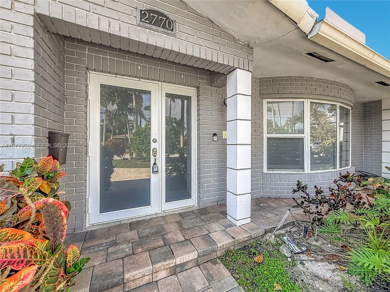 2770 Ne 8th Ct - Photo 2 of 50