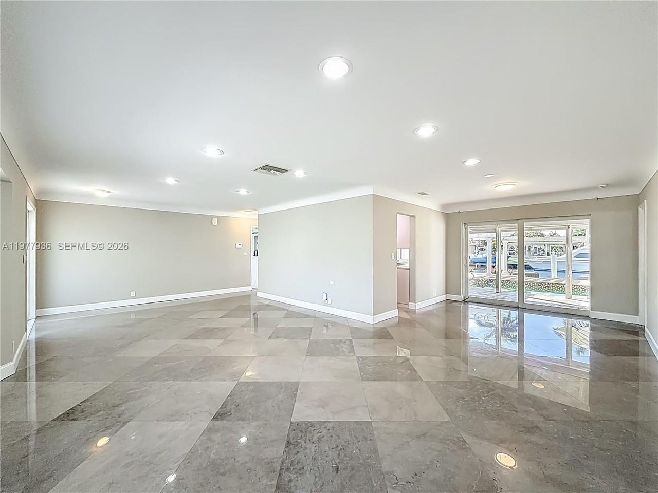 2770 Ne 8th Ct - Photo 4 of 50