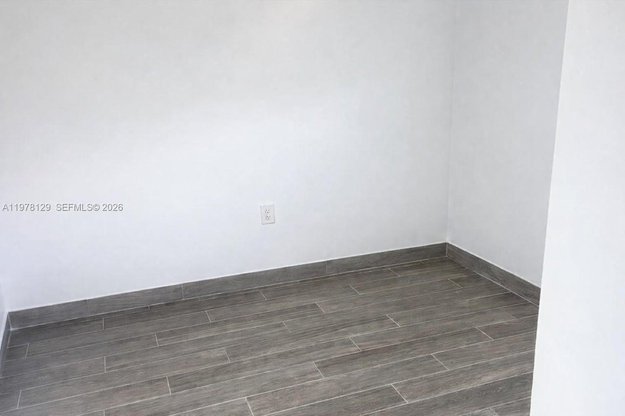 25235 Sw 187th Ave #1 - Photo 3 of 8