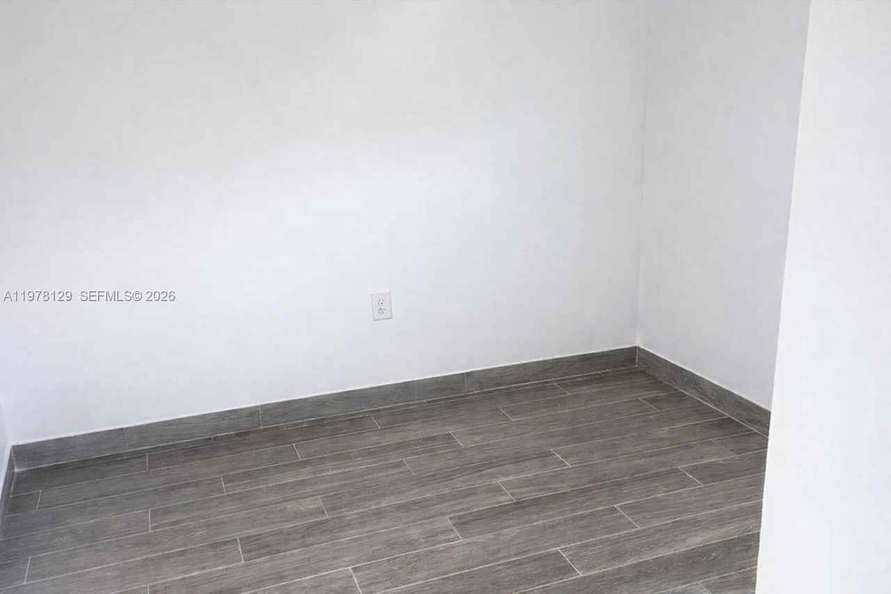 25235 Sw 187th Ave #1 - Photo 7 of 8