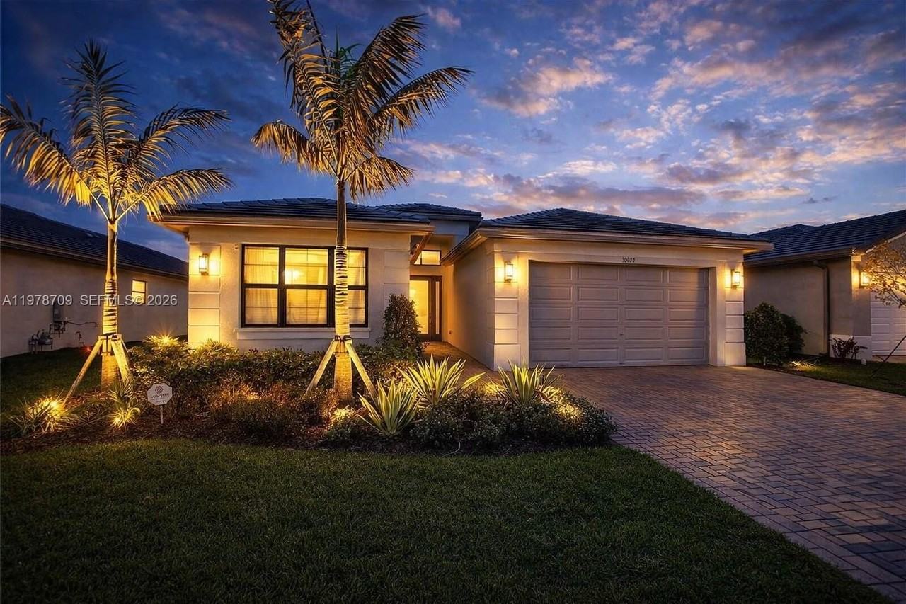 10922 Sw Meandering Mile Rd #10922 - Photo 2 of 50