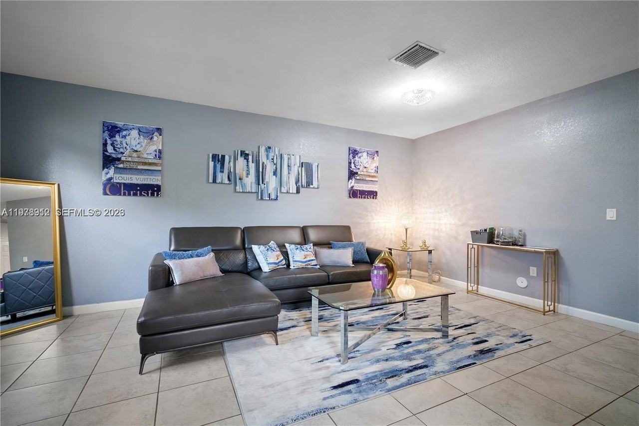 11426 Sw 250th St #11426 - Photo 4 of 32