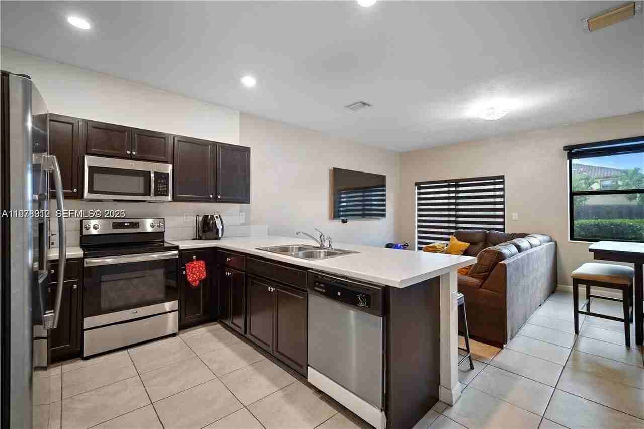 11426 Sw 250th St #11426 - Photo 6 of 32