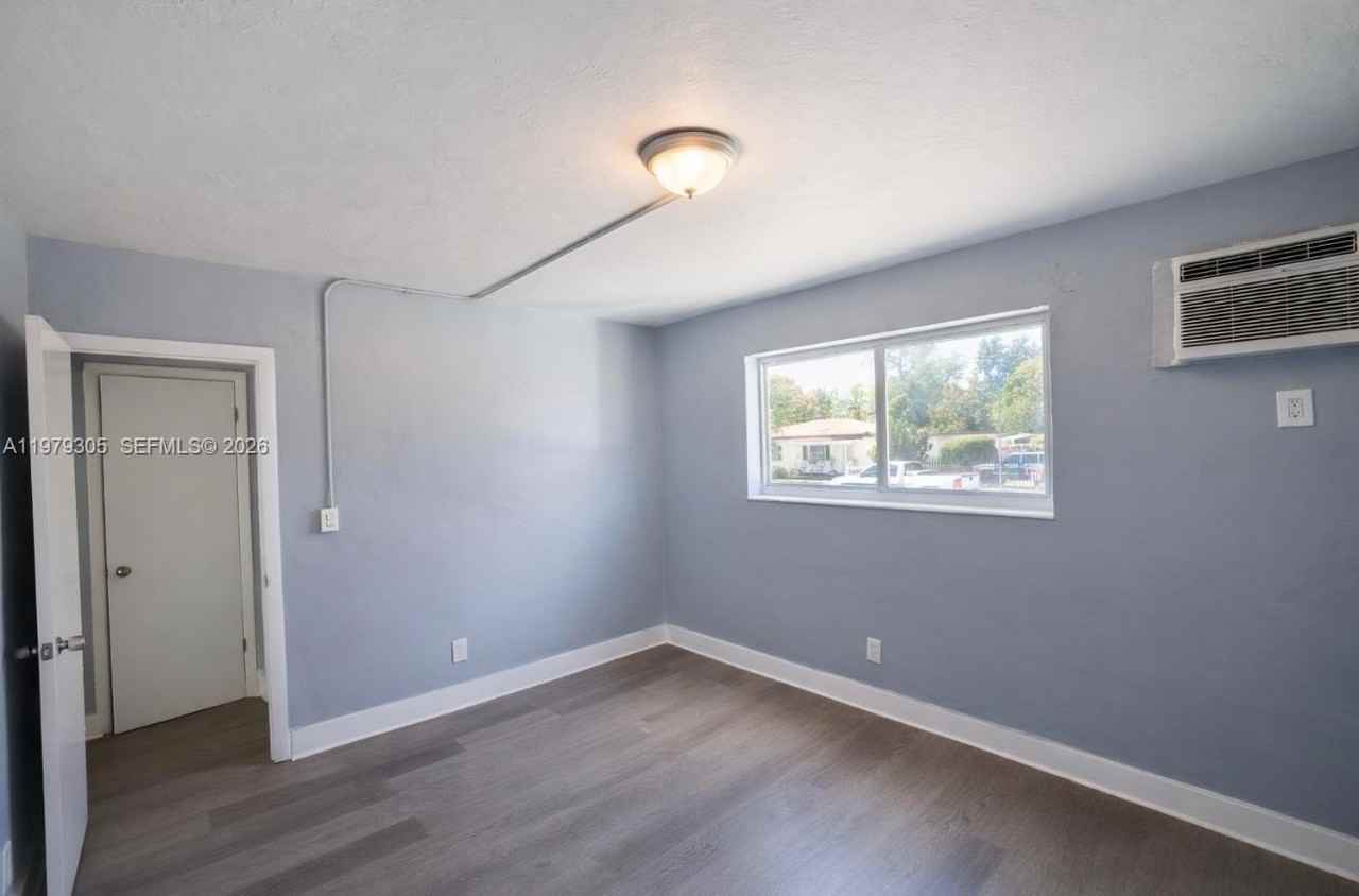 6080 W Flagler St #6 - Photo 5 of 9