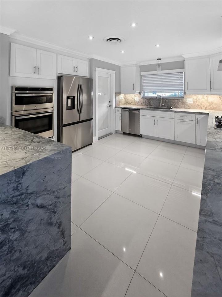 3608 Cleveland St - Photo 7 of 29