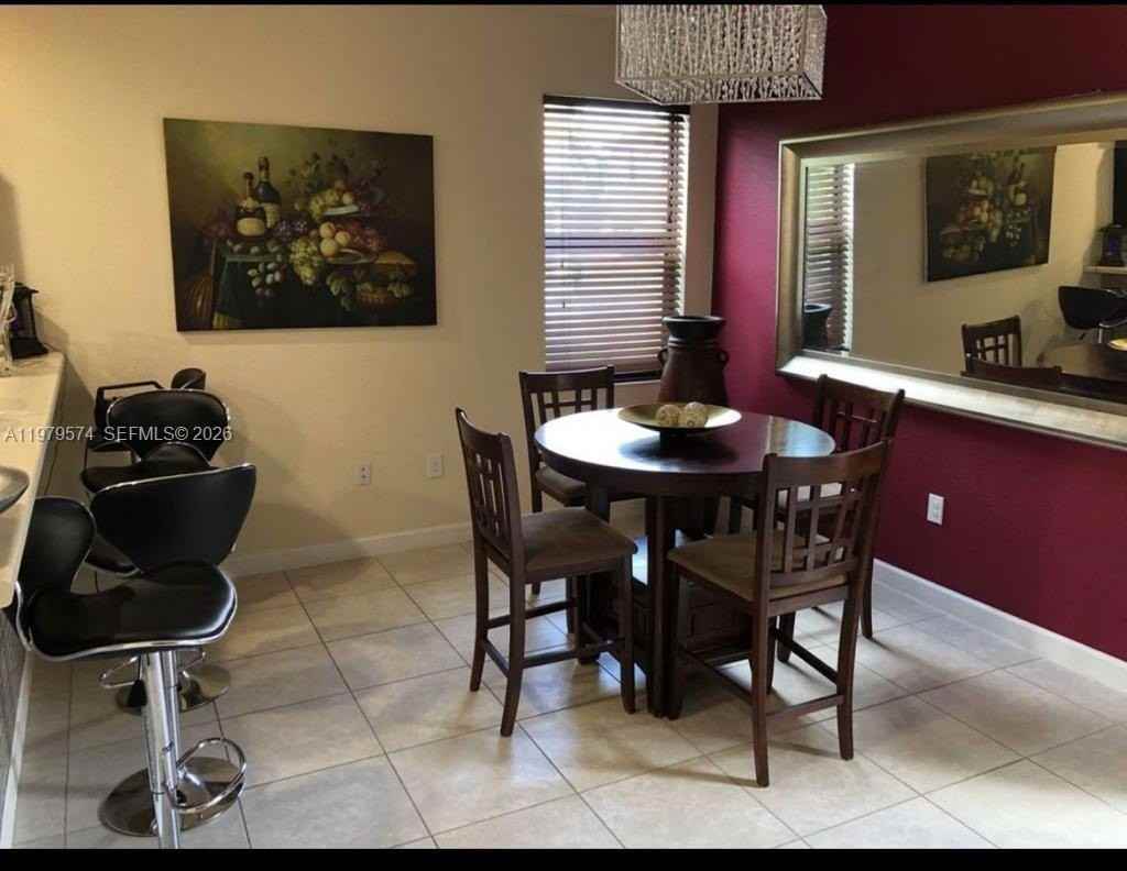 3203 Se 6th St - Photo 6 of 13