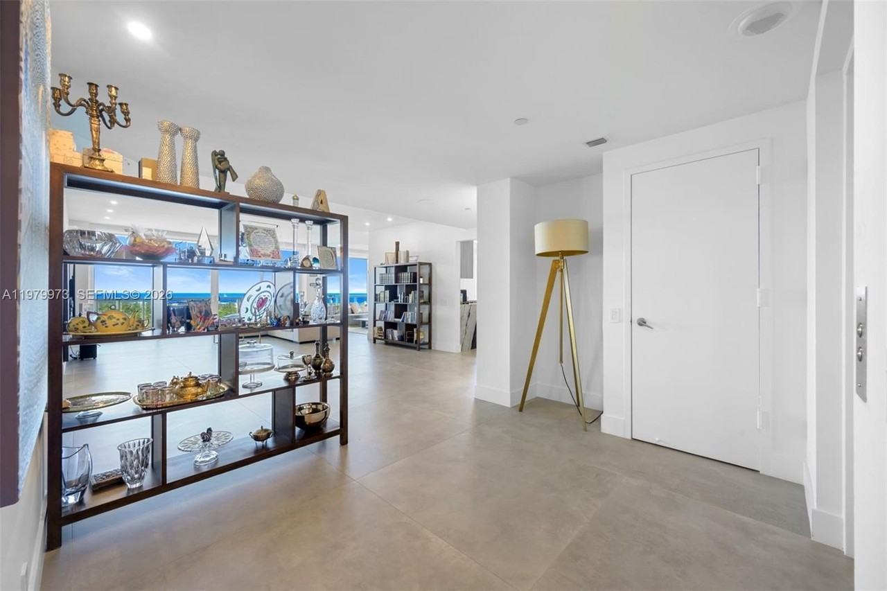 3802 Ne 207th St #1101 - Photo 6 of 33