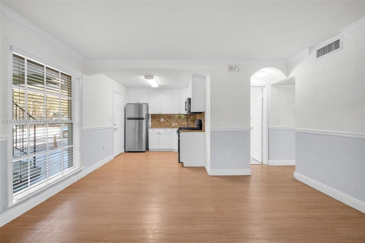 3245 Virginia St #1 - Photo 3 of 25