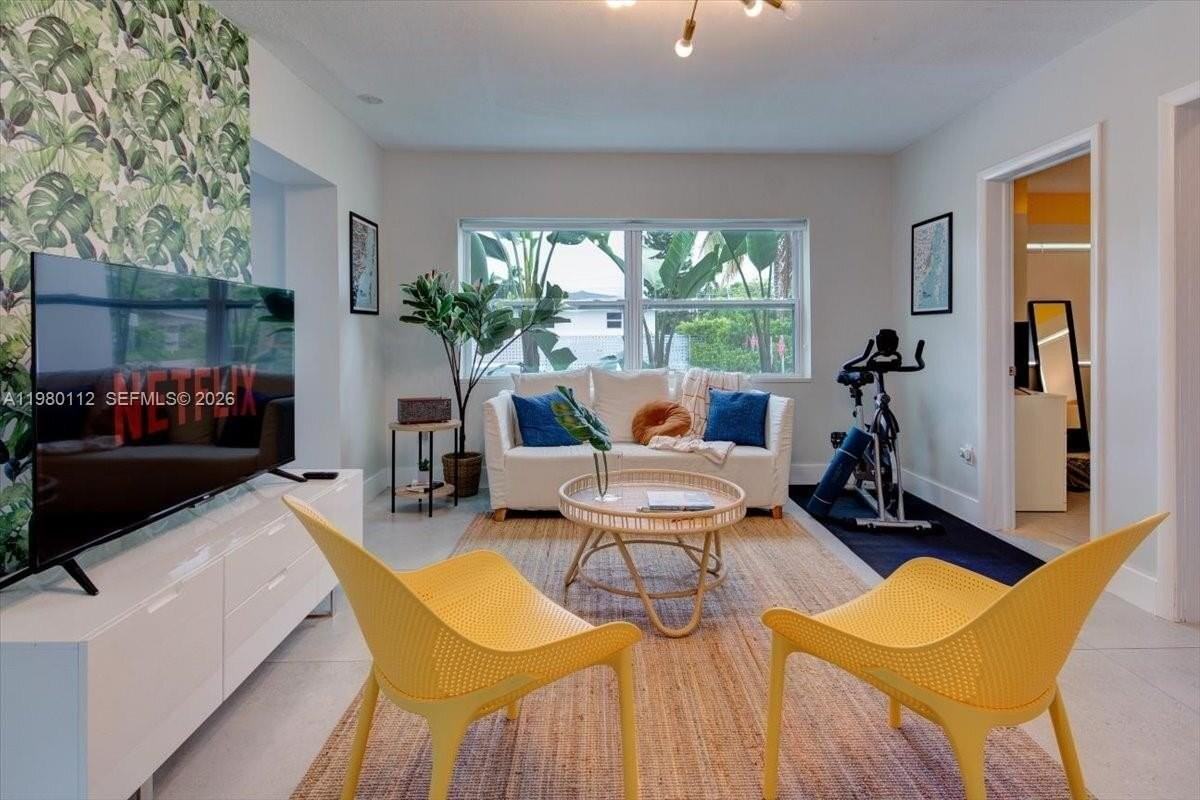 968 Ne 80th St #A - Photo 3 of 17