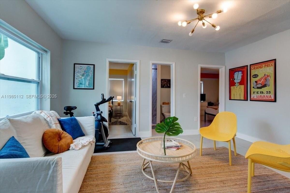 968 Ne 80th St #A - Photo 4 of 17