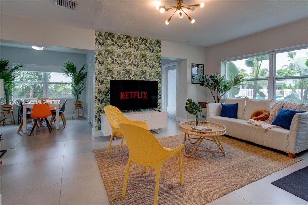 968 Ne 80th St #A - Photo 5 of 17