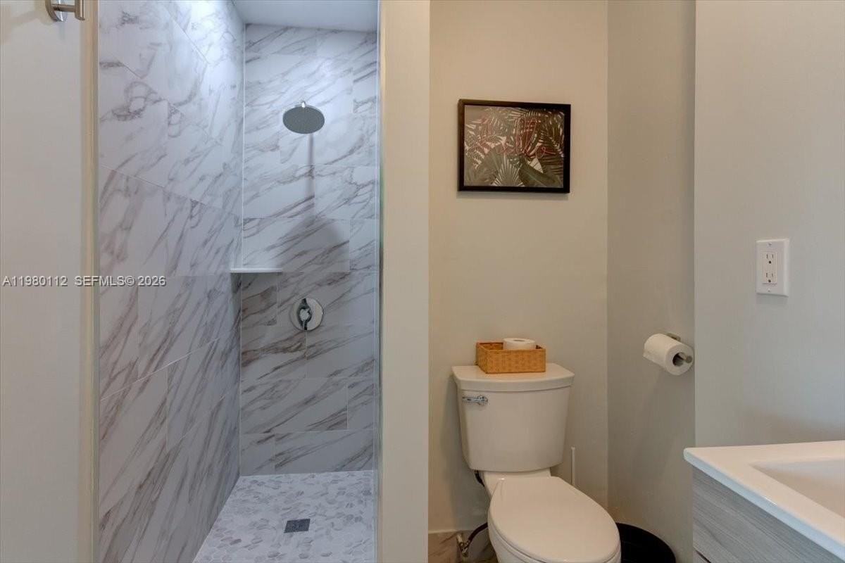 968 Ne 80th St #A - Photo 7 of 17