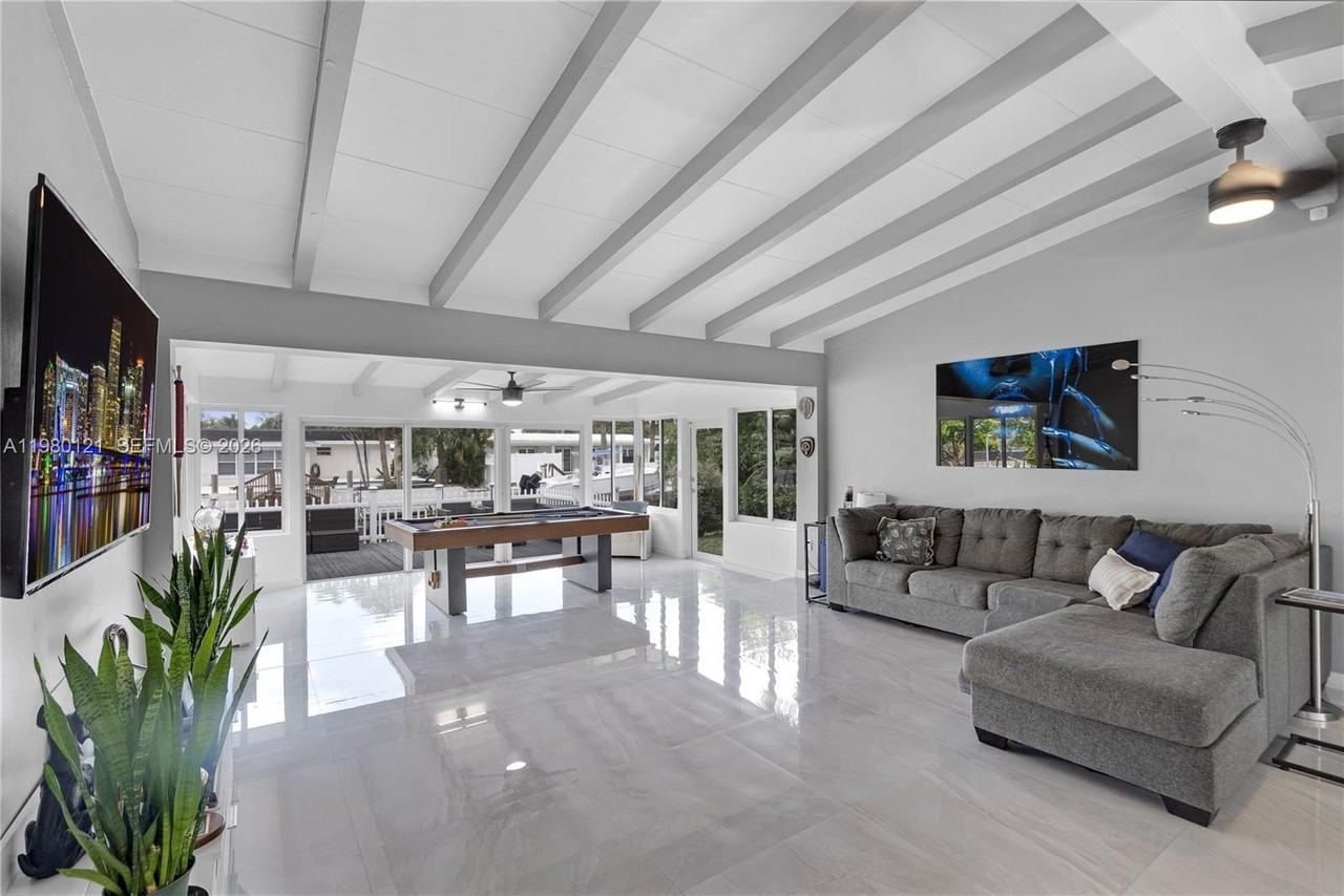 2430 Key Largo Ln - Photo 3 of 38