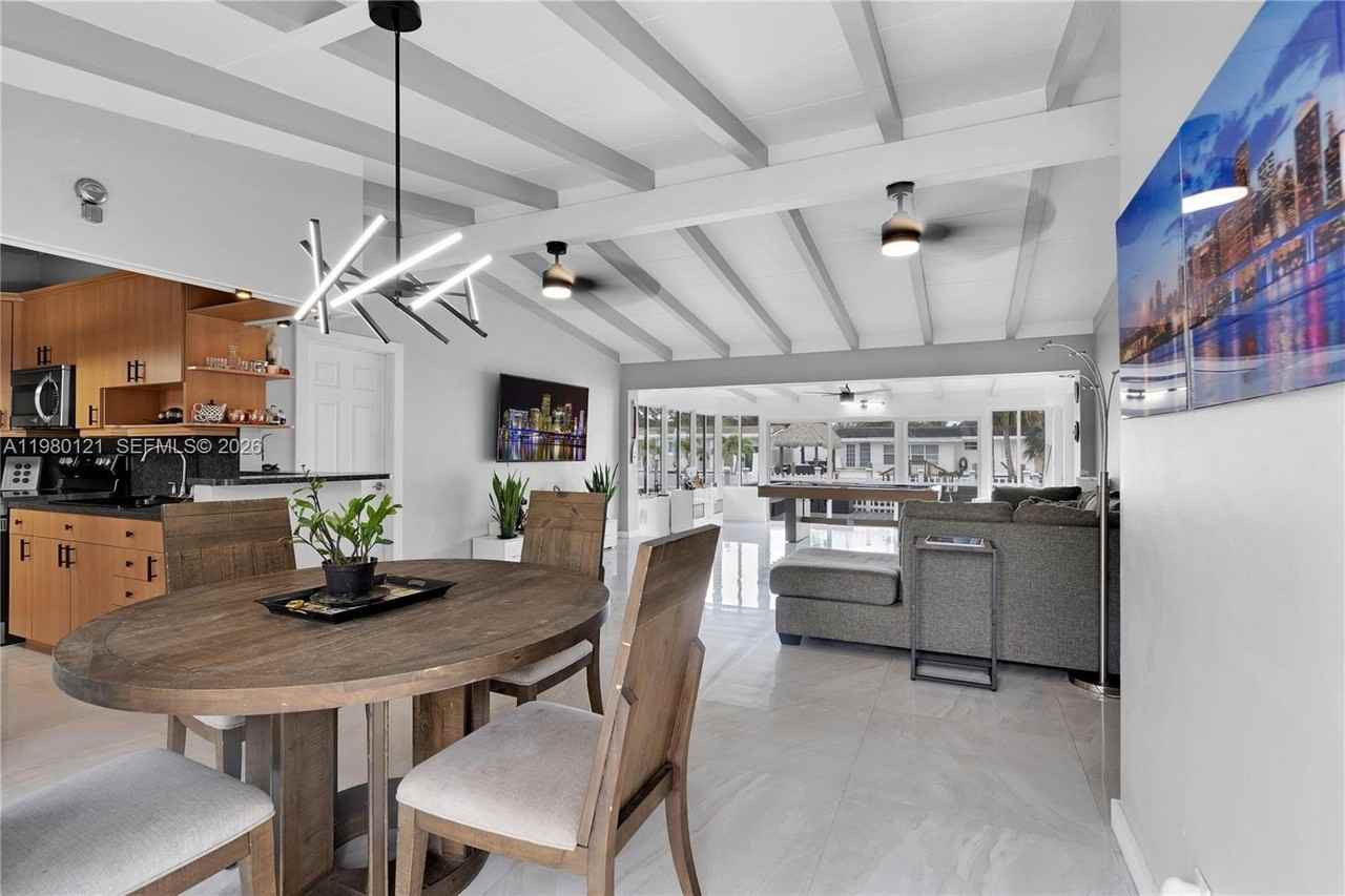 2430 Key Largo Ln - Photo 5 of 38