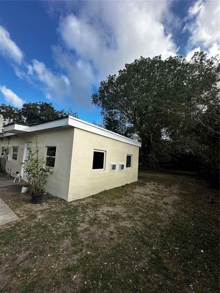 11782 Sw 213th St #11782 - Photo 2 of 23