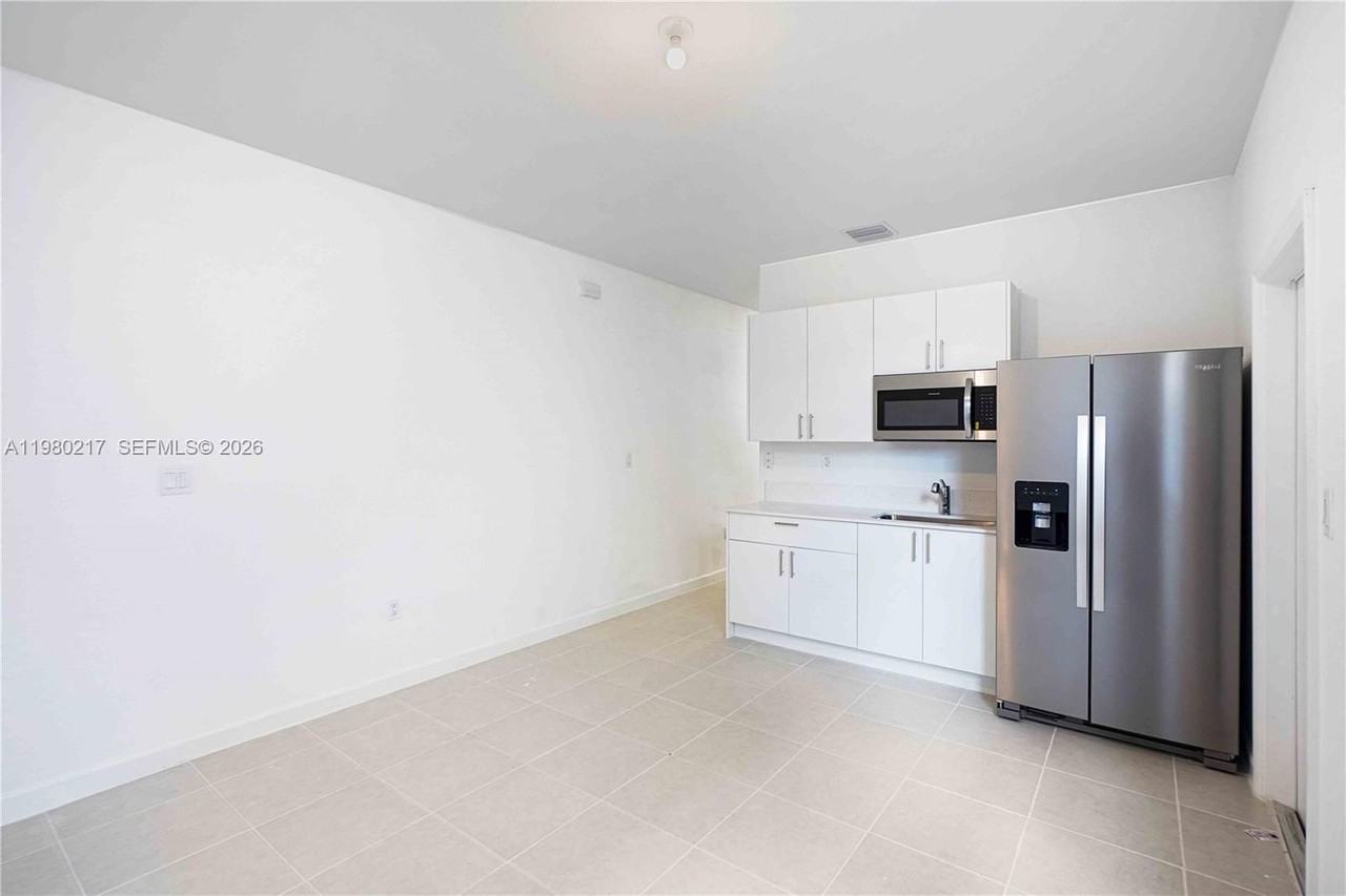 16261 Sw 148th Ave #A - Photo 2 of 9