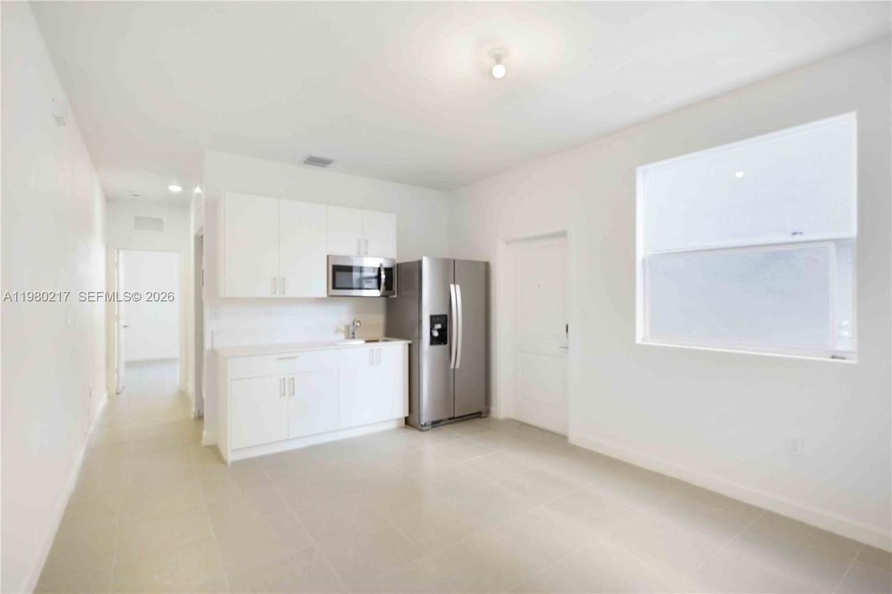 16261 Sw 148th Ave #A - Photo 3 of 9