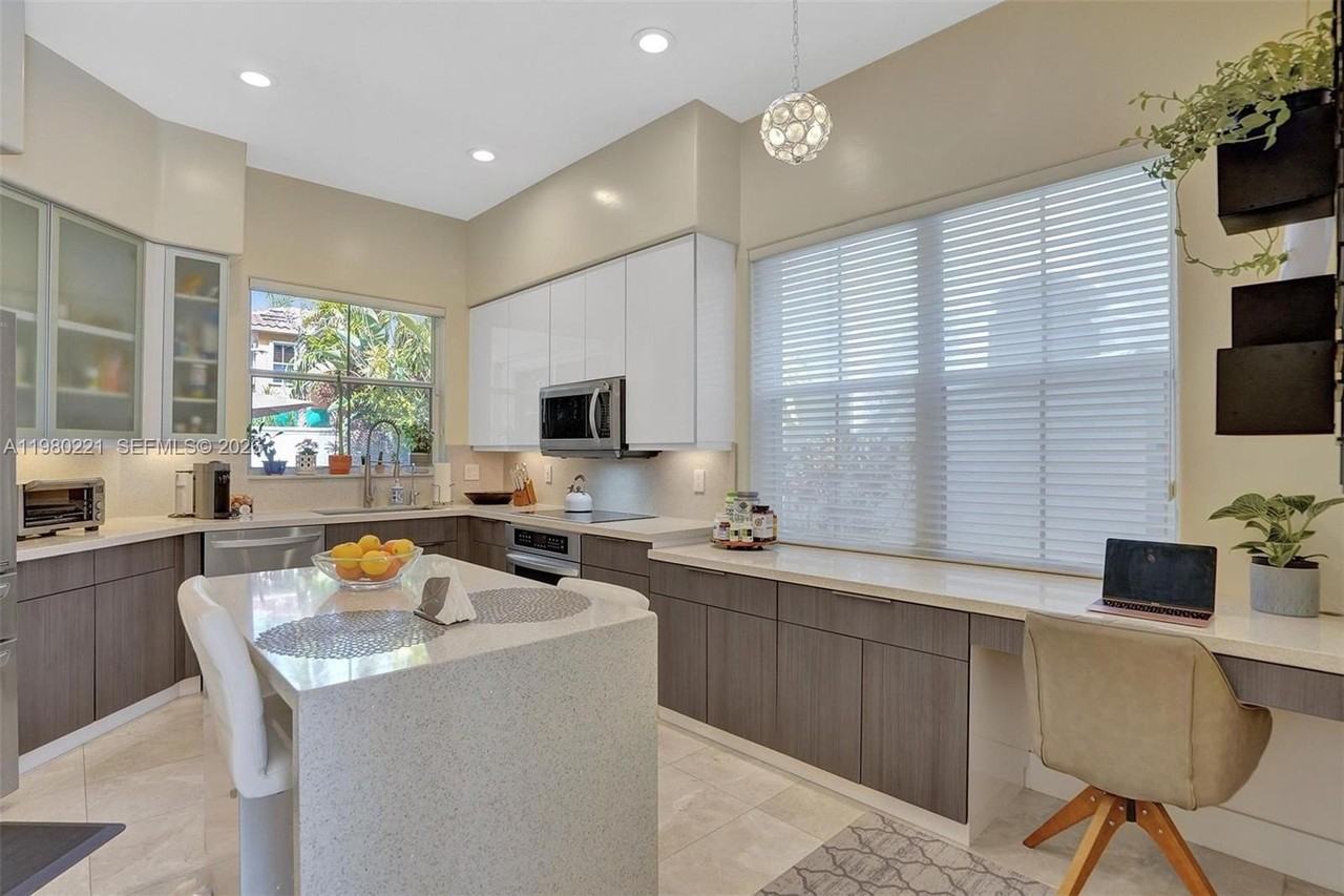 1529 Shoreline Way #1529 - Photo 6 of 50